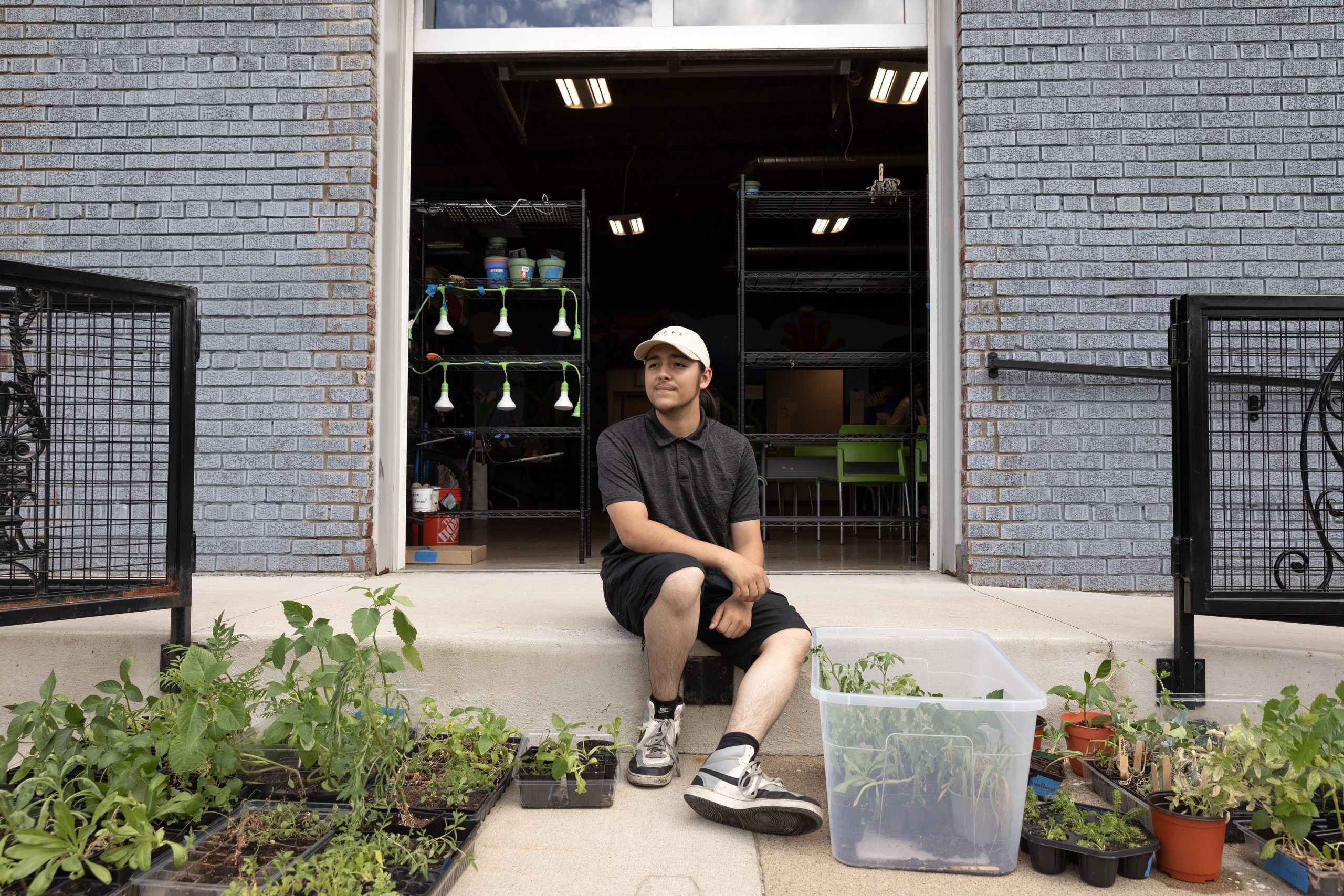 ‘The kids everyone forgot’: Push to reengage young people not in school, college or the workforce falters ‘The kids everyone forgot’: Push to reengage young people not in school, college or the workforce falters